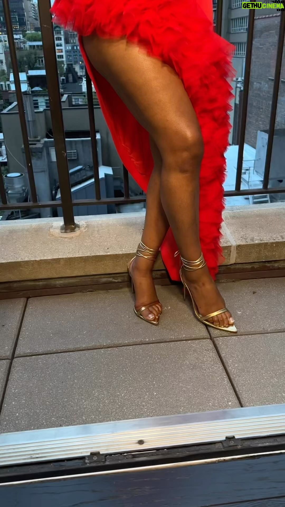 Tiffany Haddish - 199.9K Likes - Oh It’s time to party till the club close.
My New York Glam Team be doing it. @waymanandmicah @ursulastephen @kilprity