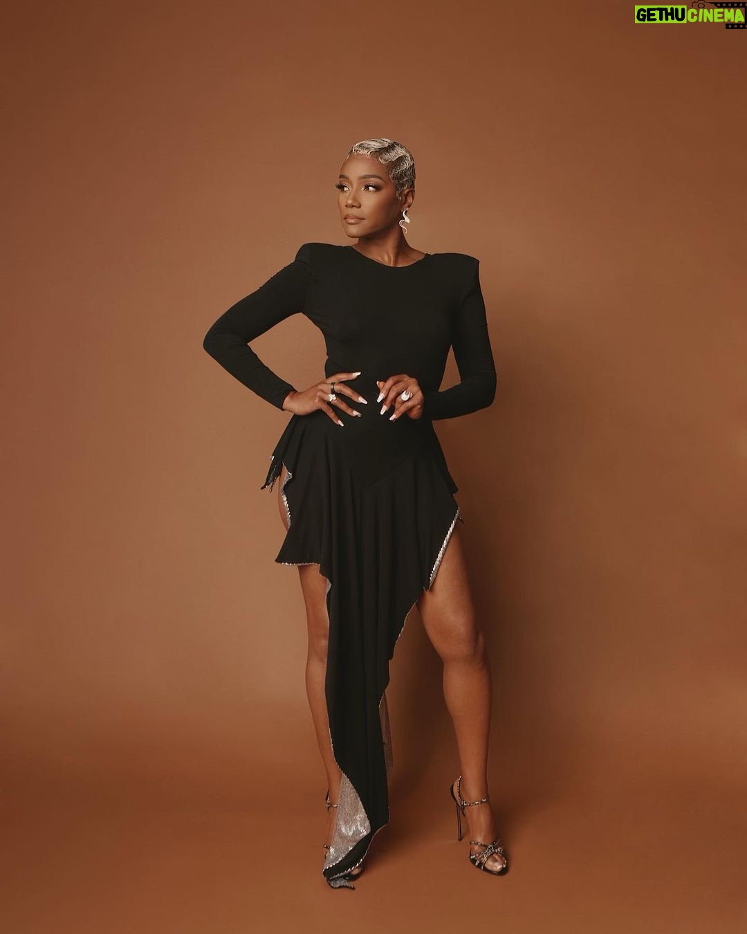 Tiffany Haddish Instagram - She Ready!!!! All dressed up for the @espys.awards.2023 Styled by: @waymanandmicah Hair by: @hair4kicks MakeUp: @makeupbyhendra Photographer: @mr_dadams Dress: @alexandrevauthier Shoes: @casadeiofficial Jewelry: @worldofreza