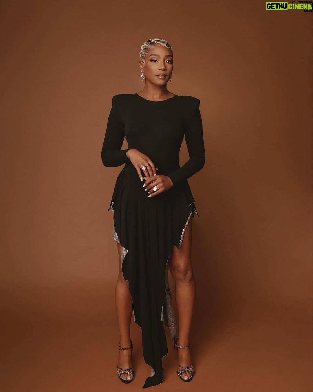 Tiffany Haddish Instagram - She Ready!!!! All dressed up for the @espys.awards.2023 Styled by: @waymanandmicah Hair by: @hair4kicks MakeUp: @makeupbyhendra Photographer: @mr_dadams Dress: @alexandrevauthier Shoes: @casadeiofficial Jewelry: @worldofreza