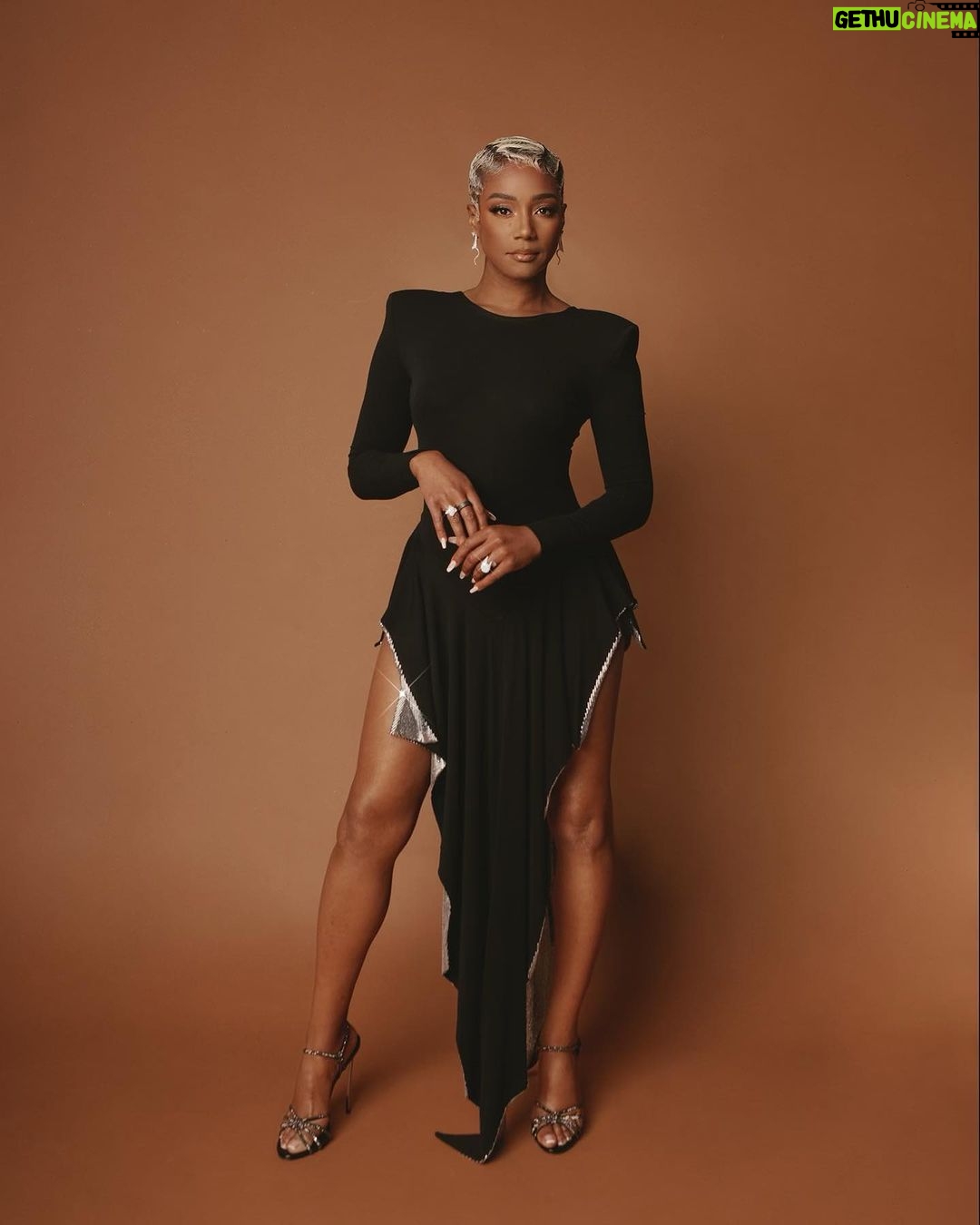 Tiffany Haddish Instagram - She Ready!!!! All dressed up for the @espys.awards.2023 Styled by: @waymanandmicah Hair by: @hair4kicks MakeUp: @makeupbyhendra Photographer: @mr_dadams Dress: @alexandrevauthier Shoes: @casadeiofficial Jewelry: @worldofreza