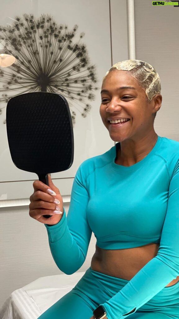 Tiffany Haddish Instagram - Everybody, I did this emface treatment and I must say I Love the results after one treatment. I can’t wait to see what I look like after four treatments. I also did the @emsculptneo machine and I won’t lie my Abs was sore as hell the next day. But I noticed my posture has been way better in my lower back don’t hurt like it usually does. But that might be from stretching, I can’t be sure. I got a few more treatments coming up, so stay tuned while I try my best to stay toned. @Emface #EmfaceTheNation #EmfacePartner #NeedleFree #emface @BTLAesthetics @drbriankinney #totaltoneup #emsculptneo #shereadytolookyounger