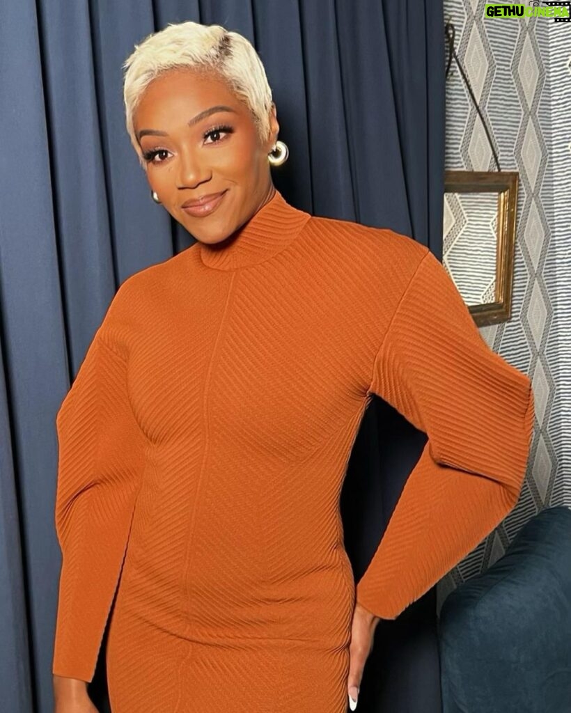 Tiffany Haddish Instagram - She Ready for a night in the town. Last night was a lot of fun. #bloomberg make up @makeupbyhendra hair by @hair4kicks