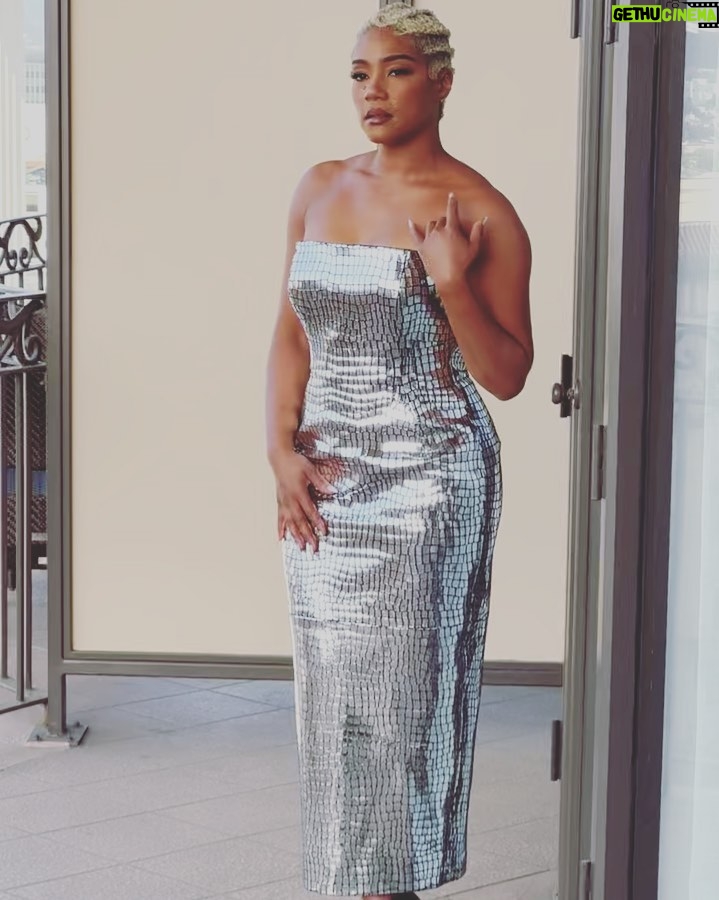 Tiffany Haddish Instagram - Sunday was a Great day. I got to participate in some Great events one for @karenbassla and then I got to present my very good friend @brandonmaxwell with designer of the year award. Thank you both for being in my life. Styled by @waymanandmicah Makeup by @ernestocasillas hair by @alexander_armand I am wearing #brandonmaxwell #sheready! Beverly Hills, California