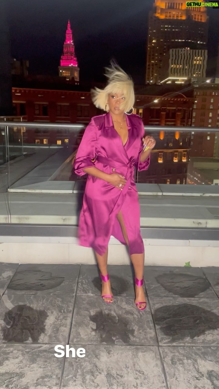 Tiffany Haddish - 328.3K Likes - It’s cold outside, grab a coat 😘
‘
Glam team💫
@ernestocasillas
@hair4kicks
@waymanandmicah
‘
#sheready #nbaallstarweekend