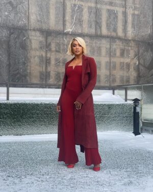 Tiffany Haddish Instagram - Just feeling Good @NBA  Hair by @hair4kicks  Makeup by @ernestocasillas  styled by @waymanandmicah