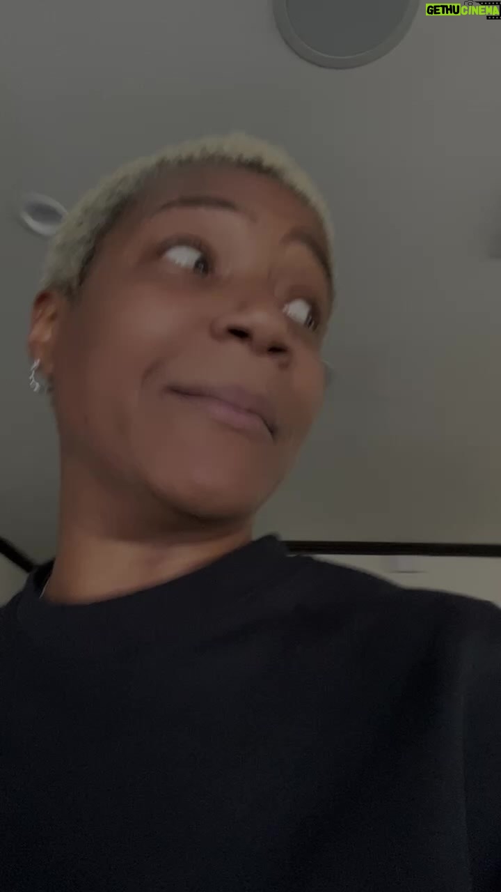 Tiffany Haddish Instagram - Unboxing from the @nba #celebritynbaallstarweekendgame