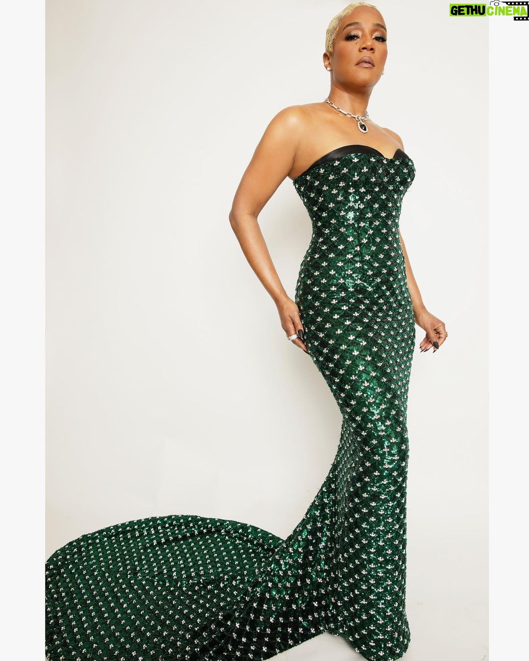 Tiffany Haddish - 286.7K Likes - Its time for the Oscars #sheready
Custom @Dolcegabbana dress
Jewelry @Pomellato
@waymanandmicah. @hair4kicks. @kingmalimagic
@jveloz Photog