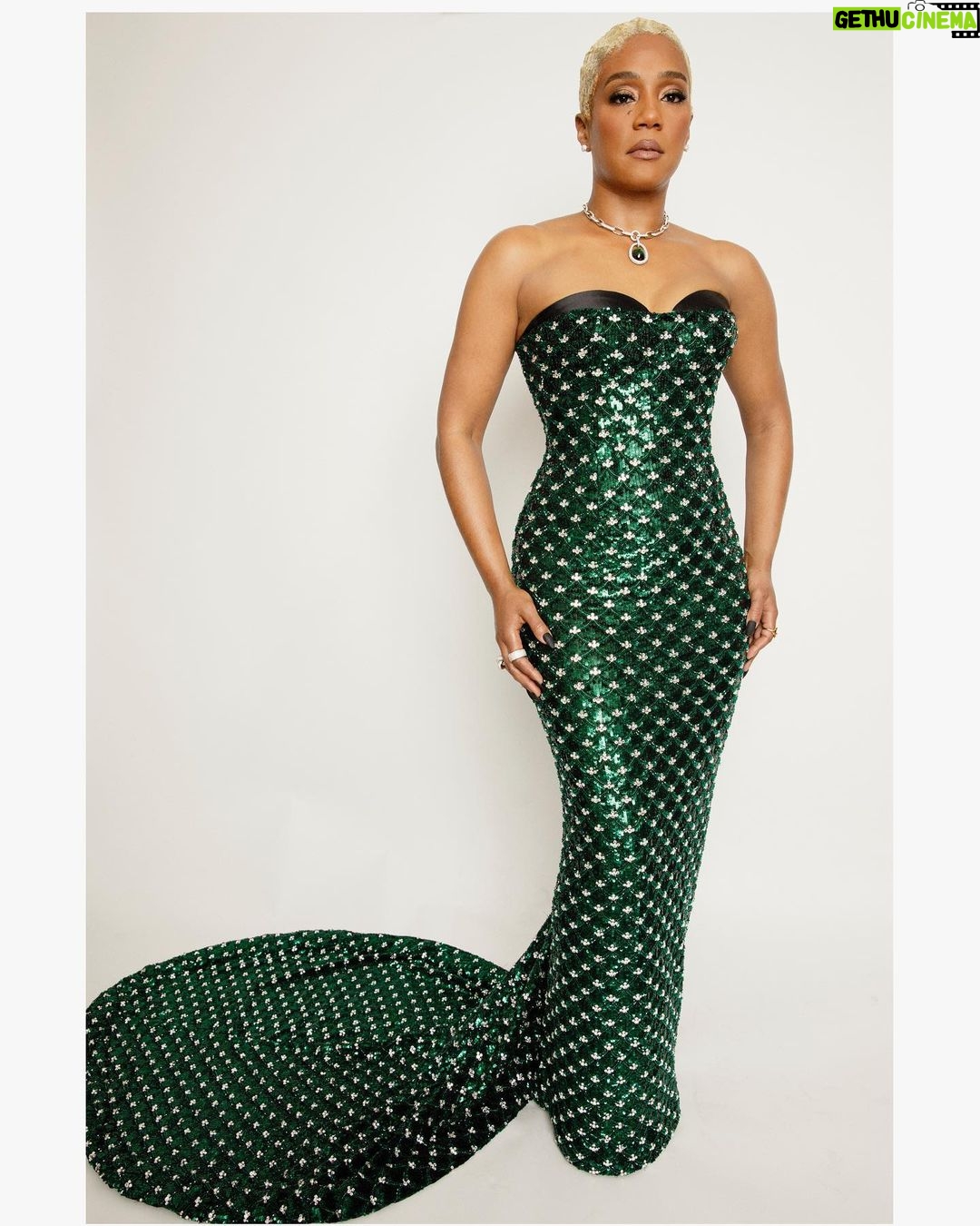 Tiffany Haddish - 286.7K Likes - Its time for the Oscars #sheready
Custom @Dolcegabbana dress
Jewelry @Pomellato
@waymanandmicah. @hair4kicks. @kingmalimagic
@jveloz Photog