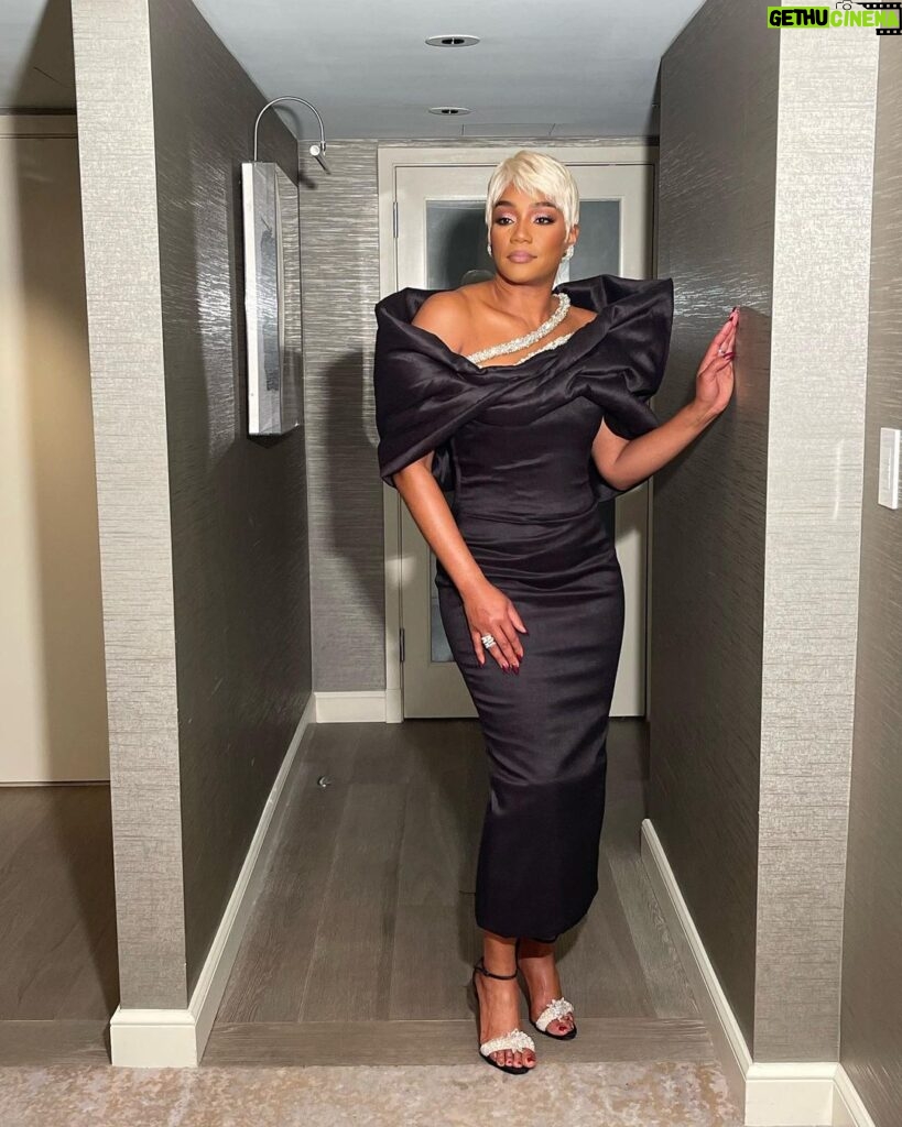 Tiffany Haddish Instagram - If you Look at the pictures this is the story. 1. I was so lonely 2. I was looking for someone to spend time with. 3. Is it you? 4. Oh hey @hair4kicks let’s have so fun don’t mind my diamonds. 5. Where did He Go? #sheready to have some fun !