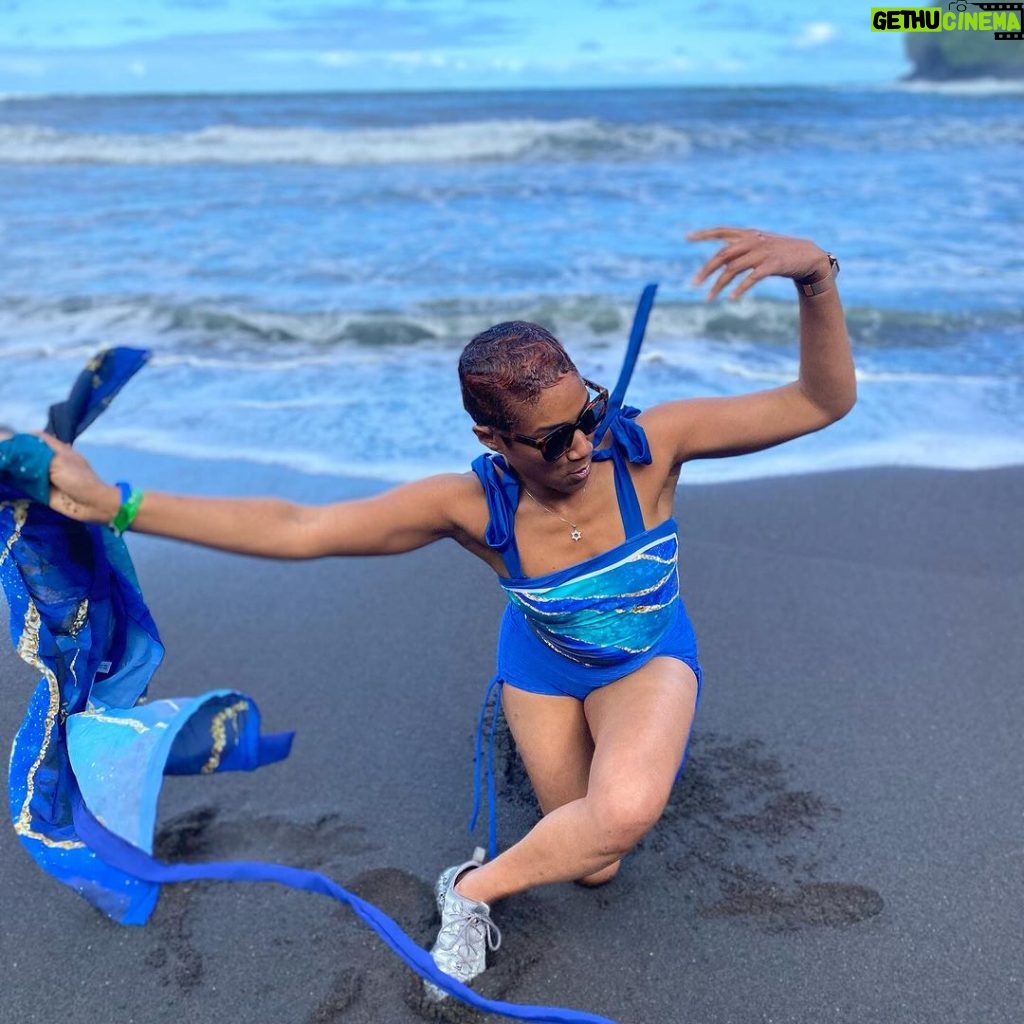 Tiffany Haddish Instagram - I Love being silly on the black sand beach. I have always wanted to do a swimsuit photo shoot. This silly one will do for now #Hana #hawaii #sheready