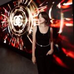 Tiffany Hsu Instagram - 關於每一個唇膏背後 都是創作者無限的想像力 #4 緞面雪紡 請想像雪紡在風中的飄曳 它的隨性不受拘束，明亮活潑的樣子， 把這份氛圍和故事交給你， 這是有12款不同顏色， 每一個都是由一些材質、自然美景甚至是精裝書來命名， 擦上它，你們能為他們說完所有故事嗎？ @chanel.beauty #CHANELMakeup #31LeRouge #香奈兒康朋街31號唇膏