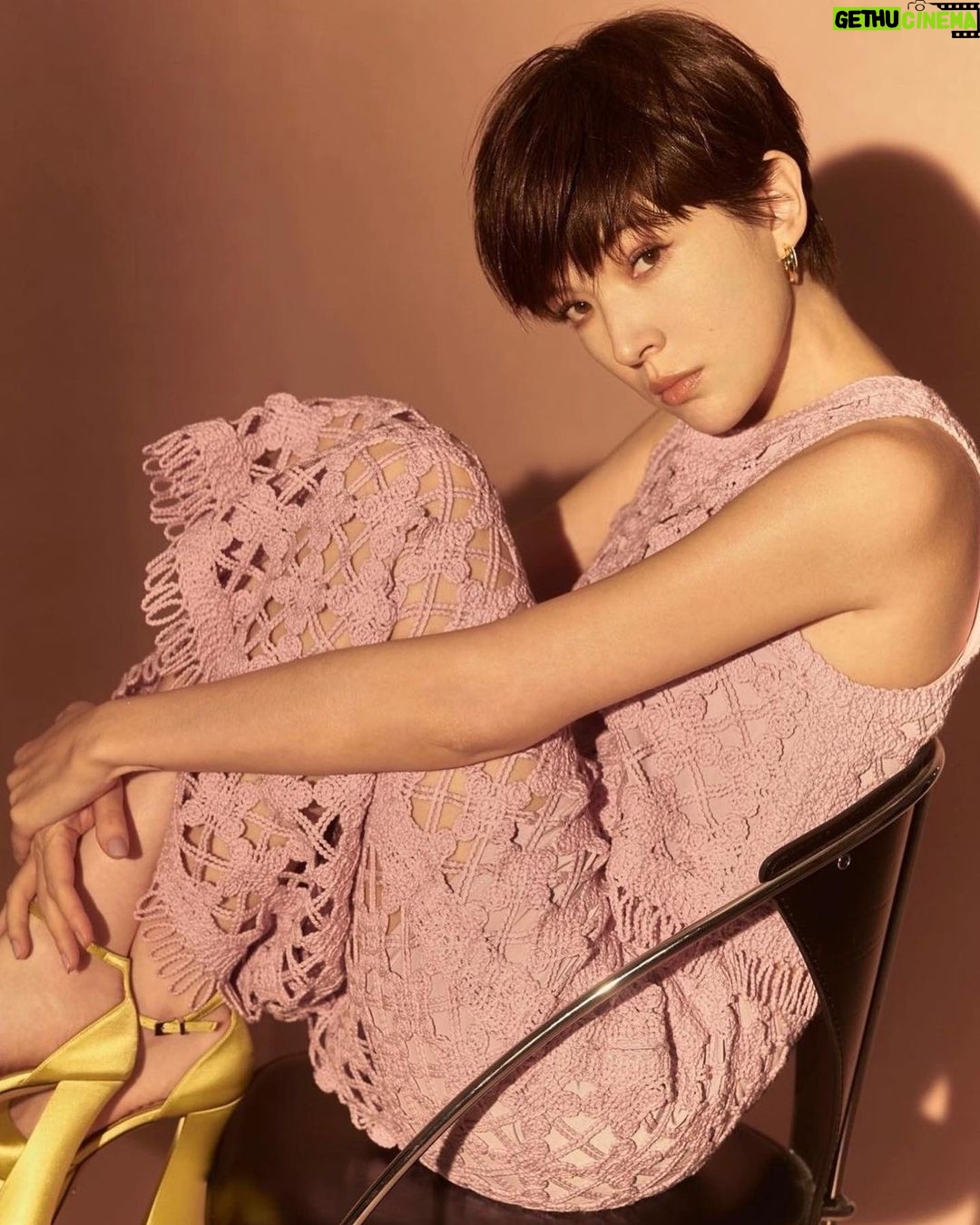 Tiffany Hsu Instagram - 女人我最大cover story @womanqueen42 Make up: @backstagejimywu Hairstyles: @chuan518 Photographer: @hazel_chiu_