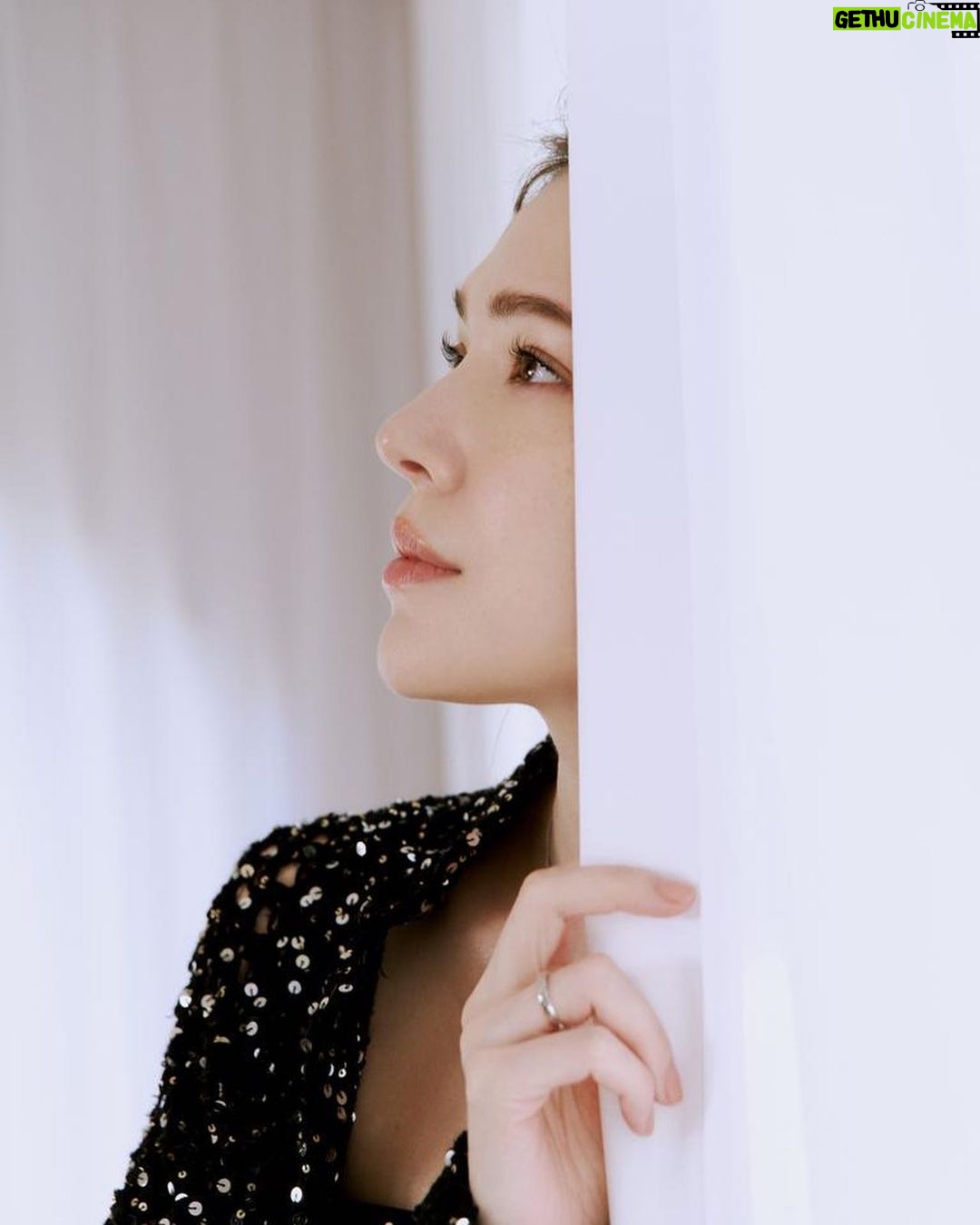 Tiffany Hsu Instagram - 最自然的樣貌只有自己最清楚 面對鏡子時,你所看見的你, 正正反映出日常對本身的呵護 我們的心靈跟面容都需要好好寶貝著 #CHANELskincare #sublimage @chanel.beauty