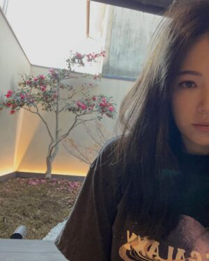 Tiffany Hsu Instagram - Morning morning morning 
照片拍到青春小鳥都回來⋯⋯
我的青春小鳥努力飛回來⋯⋯
😂😂😂😂😂😂😂😂
#對仗一下慷仁