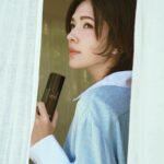 Tiffany Hsu Instagram - 我與肌膚的對話框。 保養的時候很忙， 要了解各個區塊所需， 與她們開啟對話， 才真正能深層的呵護肌膚 #CHANELSKINCARE @CHANEL.BEAUTY Makeup: @backstage__makeup Hairstyles: @fluxhairofficial Photographer: @kuohuankao
