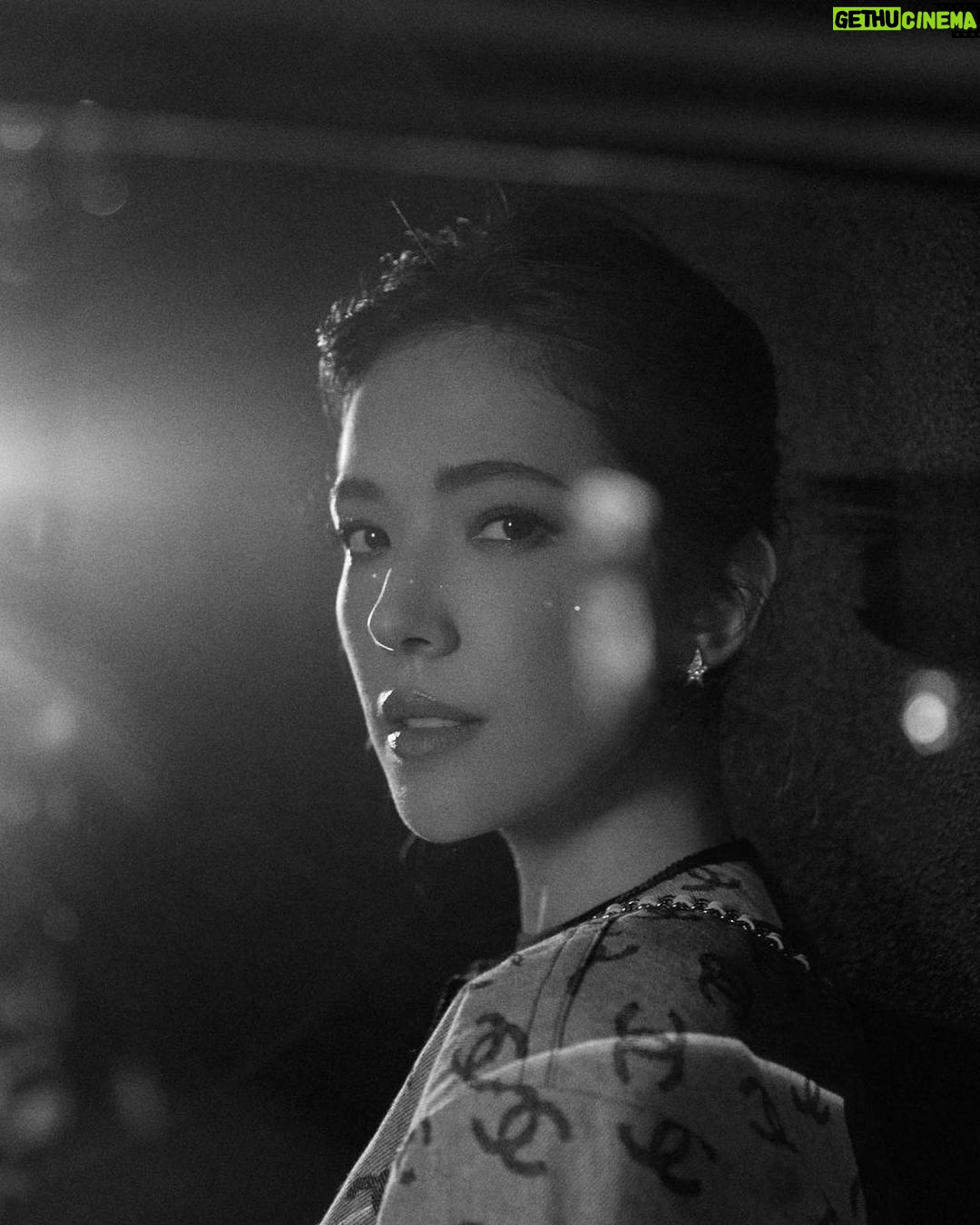 Tiffany Hsu Instagram - BIJOUX DE DIAMANTS @chanelofficial #CHANEL1932 #CHANELHighJewelry Make up: @backstagejimywu Hair stylist: @80s_amber Thanks all my Dear Chanel Girls ❤️