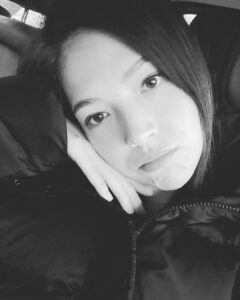 Tiffany Hsu Instagram - 急凍的天氣拍戲只想把自己埋在羽絨衣裡😶‍🌫️😶‍🌫️😶‍🌫️😶‍🌫️