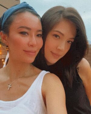 Tiffany Hsu Instagram - 我最美的姐妹 @elin22 
是我生命中最重要的人
生日快樂
永遠如16歲初見
成長的日子好險有你
謝謝你愛我
#愛你
#平安健康
#一起優雅的變老