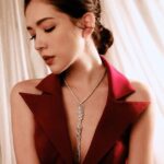 Tiffany Hsu Instagram - #金馬58 期待有更多作品 以不同角色跟大家見面 美麗團隊 妝+髮 葉曉菁 @ninayeh0214 禮服 @tarikedizofficial 2021 Swagger 造型 @zestylingstudio 珠寶 #CHANELHighJewelry 彩妝 #CHANELMakeUp - 底妝：奢華粉底精萃 B10 - 唇彩：晶亮水唇膏 #84 @chanelofficial