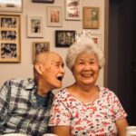 Tiffany Hsu Instagram - 總是叫我女兒乖乖的你 最愛的你 我想要給妳的祝福 也跟你給我的是一樣 「平平安安」 我們的心一如既往的堅強 我們會抱著你 親親牽起你的手 將它捂熱 不吵你，這樣靜靜地、 等你。張眼看看我們一眼 然後我們一起吃點好吃的營養 我想你了😶😶. 我們都好想和你坐在團圓的桌子一起過個好年🧨 ❤️早日康復❤️🙏祈禱 #我在身上刺了一個座標 #那是家的記憶 #有爺爺婆婆才擁有我們 #無論我們去哪，那就是我們要回的方向 #因為那裡有愛的家人，有被溫柔的撫過心