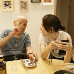 Tiffany Hsu Instagram - 總是叫我女兒乖乖的你 最愛的你 我想要給妳的祝福 也跟你給我的是一樣 「平平安安」 我們的心一如既往的堅強 我們會抱著你 親親牽起你的手 將它捂熱 不吵你，這樣靜靜地、 等你。張眼看看我們一眼 然後我們一起吃點好吃的營養 我想你了😶😶. 我們都好想和你坐在團圓的桌子一起過個好年🧨 ❤️早日康復❤️🙏祈禱 #我在身上刺了一個座標 #那是家的記憶 #有爺爺婆婆才擁有我們 #無論我們去哪，那就是我們要回的方向 #因為那裡有愛的家人，有被溫柔的撫過心