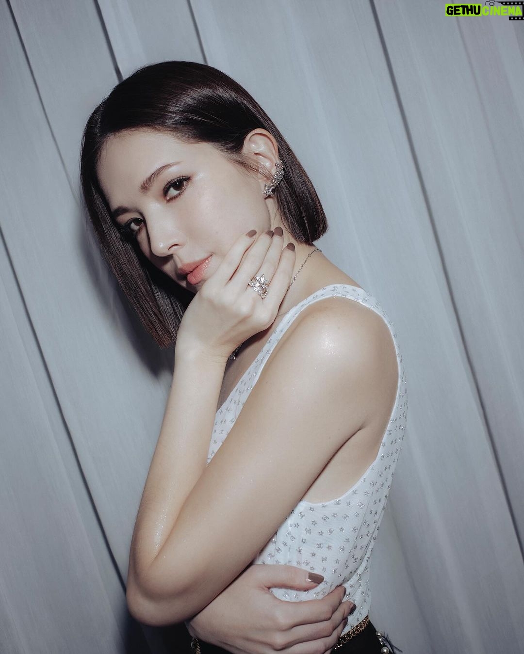 Tiffany Hsu Instagram - ζ¬η
§ζιπ #δΊζ΄²ι»ε½±ε€§η #ASIAN FILM AWARDS #CHANELCruise #CHANELFineJewelry #CHANELMakeup Hairstyles: @chuan518 Makeup: @backstagejimywu @chanelofficial @chanel.beauty
