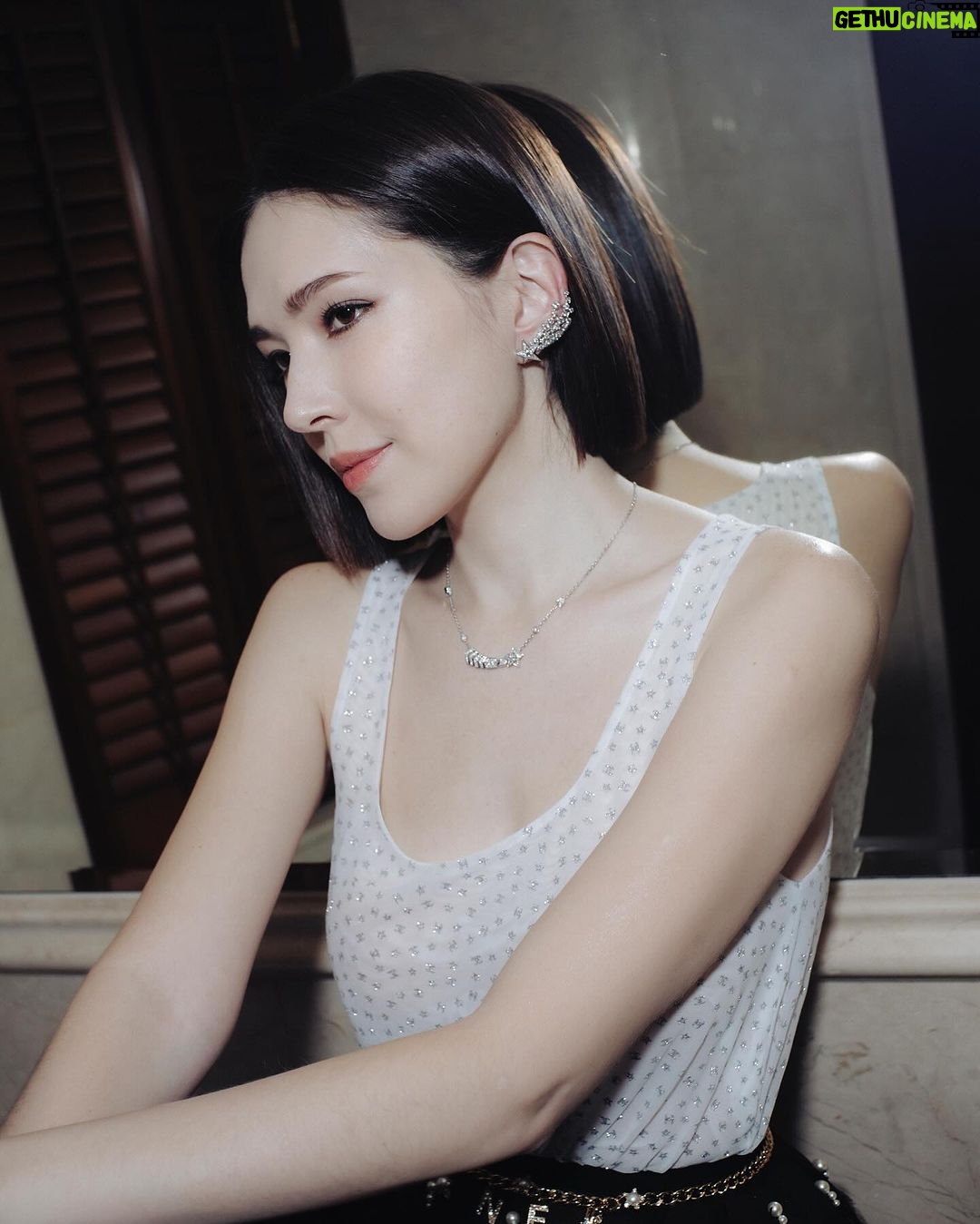 Tiffany Hsu Instagram - ζ¬η
§ζιπ #δΊζ΄²ι»ε½±ε€§η #ASIAN FILM AWARDS #CHANELCruise #CHANELFineJewelry #CHANELMakeup Hairstyles: @chuan518 Makeup: @backstagejimywu @chanelofficial @chanel.beauty