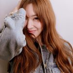 Tiffany Young Instagram - 🩶 2월 29일부터 모스키노에서 만나볼 수 있는 코리아 익스클루시브 ‘실버 레터링 버킷 백’과 함께한 순간들✨✨✨ silver mini lettering bucket bag available in stores & online TODAY exclusively for @moschino korea 🧸 #moschino #모스키노 #광고