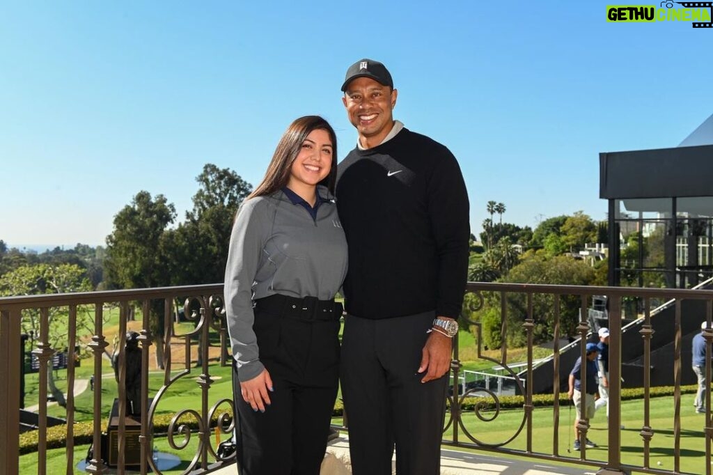 Tiger Woods Instagram - I always enjoy meeting new students of our @tgrfound programs. What a great day at Riv hanging out with Karina. Keep up all of your hard work! The Genesis Invitational