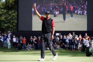 Tiger Woods Instagram - It’s an honor to be tied with Sam Snead for most wins in @pgatour history. Thanks Mom and Pop and everyone who helped make this possible. Hideki put up an amazing fight on his home soil, but to do this in Japan is something I’ll never forget. It’s been an awesome year. ‬
