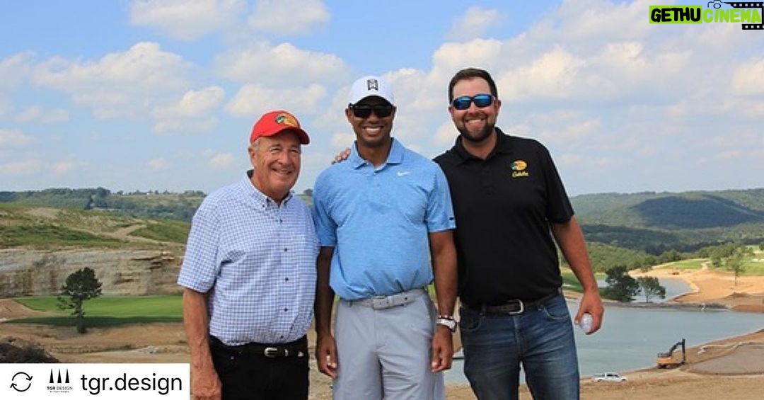 Tiger Woods Instagram - I was on-site earlier this week at @golfbigcedar and finalized grading on the remaining five greens and surrounds to be grassed at Payne’s Valley, @tgr.design’s first public golf course. It’s a beauty, and I can’t wait for all of you to see it. Big Cedar Golf