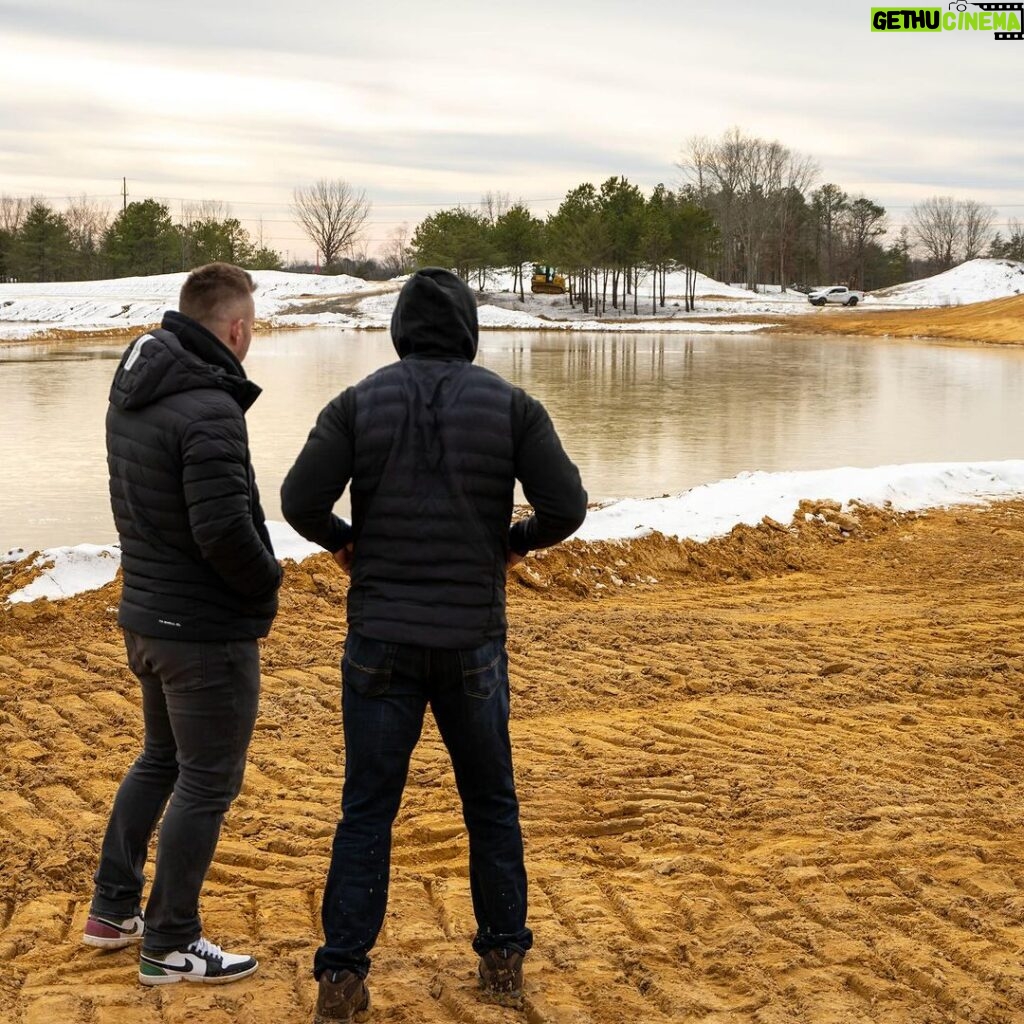 Tiger Woods Instagram - Temps were low but excitement is high at Trout National. Highlights from another great visit with @tigerwoods and @tgr.design as we continue to make forward progress on the course.
