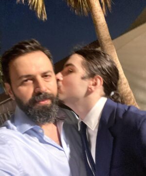 Tim Hassan Instagram - مبروك  حبيبي النجاح بمرتبة أعلى تميز 
Highest Distinction
الحمدلله 
بترفع الراس يا ورد ❤️الله يحميك وعقبال فهد ان شاء الله 
شكرا لجميع الأساتذة والإداريين المحترمين  في مدارس المواكب