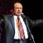Tim Hassan Instagram - رحم الله الـگـبير ‫#صباح_فخري‬ صوت سوريا العظيم ، ملك النغمة والتطريب وسُلطان التراث العربي الأصيل ، أصدق التعازي لأنس و عائلة أبو قوس وأهل حلب الكرام والجمهور العربي أينما وُجد . إنـالله و إنـا إلـيـه راجعـون