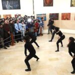 Tim Hassan Instagram - لحظات لن أنساها .. شكرا للمعهد العالي للفنون المسرحية بإدارته وأساتذته وطلابه شكرا للدكتور #تامر_العربيد عميد المعهد العالي للفنون المسرحية وشكر كبير للجمهور الي أكرمني بالحضور رغم الطقس الصعب . شكرا للاعلاميين الكرام جميعا شكرا للاستاذ القدير #سعد_القاسم على ادارة الحوار و تحية كبيرة وتقدير للفنانين الكبيرين #رفيق_علي_احمد #محمد_مفتاح على المشاركة عبر الڤيديو ؛ اكرمتوني بكلامكم .. ولجميع من ساهم في هذه الاحتفالية محبتي وشكري وامتناني .