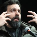 Tim Hassan Instagram - لحظات لن أنساها .. شكرا للمعهد العالي للفنون المسرحية بإدارته وأساتذته وطلابه شكرا للدكتور #تامر_العربيد عميد المعهد العالي للفنون المسرحية وشكر كبير للجمهور الي أكرمني بالحضور رغم الطقس الصعب . شكرا للاعلاميين الكرام جميعا شكرا للاستاذ القدير #سعد_القاسم على ادارة الحوار و تحية كبيرة وتقدير للفنانين الكبيرين #رفيق_علي_احمد #محمد_مفتاح على المشاركة عبر الڤيديو ؛ اكرمتوني بكلامكم .. ولجميع من ساهم في هذه الاحتفالية محبتي وشكري وامتناني .
