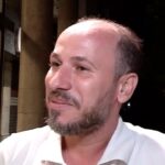 Tim Hassan Instagram - شكرا من قلبي ممنون لكل حدا من الجمهور الحبيب ، اسعدتوني وشرفتوني شو ماقلت او عملت مابيوفيكن شكرا لكل الإعلام والصحافة والنقاد الأكارم انشالله مع انطلاقة عروض #فيلم_الهيبة تكونوا راضيين ومبسوطين شكرا للاحباب في دبي وابوظبي وعمّان وبيروت ومشكورين على الضيافة الكريمة غمرتونا بلطفكن وشكرا سلف لكل البلاد يلي للاسف ماقدرنا نكون فيها لضغط الوقت والالتزام بالتصوير سامحونا .. تحية وشكر وتقدير لاهلي واخواني واخواتي في سوريا دمشق انتو بالقلب وفوق الراس🌹 شكرا موقع بوسطة على التقرير الجميل عن دمشق احييكم @bostahdrama