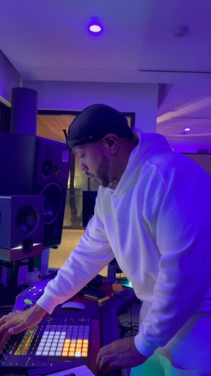 Timbaland Instagram - 🚨🚨🚨🚨🚨WITNESSES GREATNESS 🤯🤯🤯

2024 LETS BEGIN ⚡️⚡️⚡️