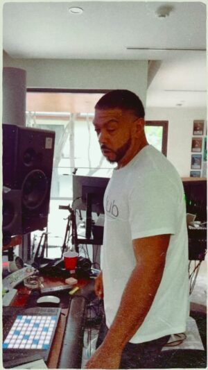 Timbaland Instagram - Check this🤯🤯🤯🚀🚀🚀🚀 @nemchel  xTimbo 🚀🚀
Timbo ido ⚡️⚡️⚡️ @champagneshdow