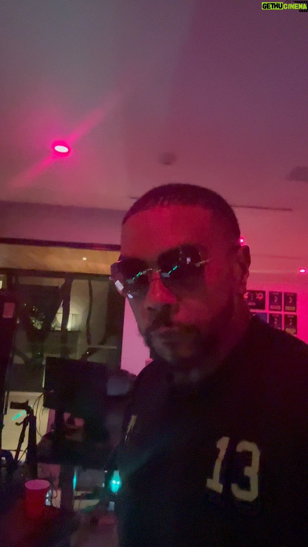 Timbaland Instagram - Just a friendly reminder !!!!!! I’m 👑 👑 Textbook Timbo Otw🚀🚀🚀