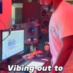 Timbaland Instagram - VIBING TO MY MARGO @margo She’s special I swear !!!!!!! Watch us 🤯🤯🤯