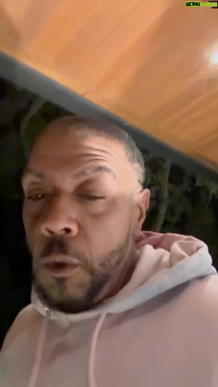 Timbaland Instagram - Textbook Timbo 🤯🤯🤯 Talk to him @halimflowers