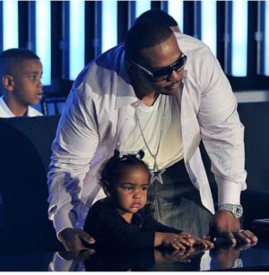 Timbaland Instagram - God is so great🤯 My babygirl ❤️❤️ you 16 wowwwww  daddy ❤️so much you such a brilliant young lady I’m so proud of you !!!
You 16 now🤦🏾‍♂️🤦🏾‍♂️🤦🏾‍♂️ 🤣🤣 ❤️❤️ my reign !!!!!!! My Twin🙌🏽🙌🏽🙌🏽