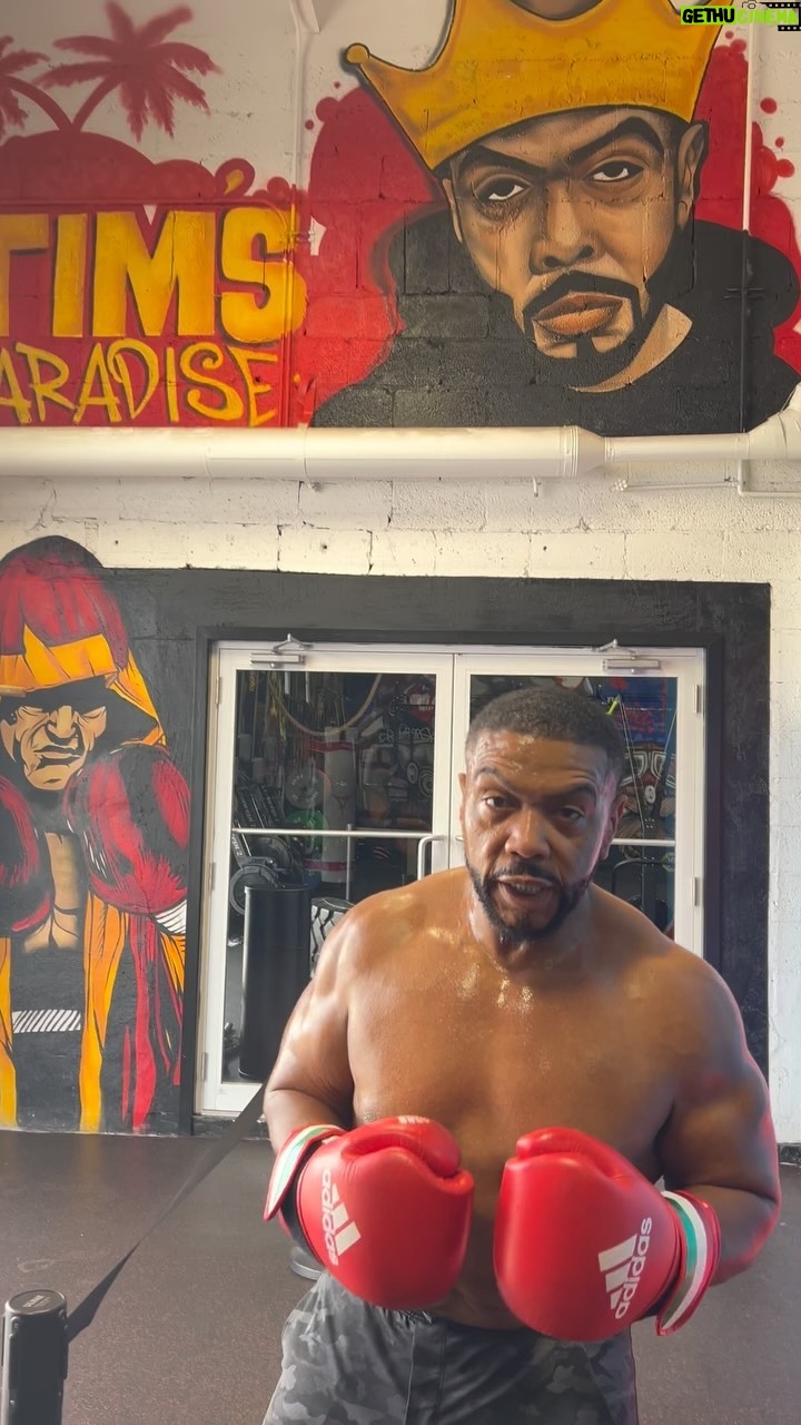 Timbaland Instagram - Just working 💪🏽💪🏽💪🏽💪🏽 @brawlerzbox @darustrong