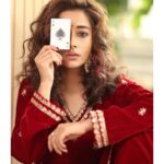 Tina Datta Instagram - When you are the Queen of your own game, playing the cards, one at a time! You ready? . . . #lookbook #fashion #style #portrait #photooftheday #TinaKaStyle #tinadatta