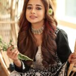 Tina Datta Instagram - It’s the time of kites, the time of Lohri, as winter will be coming to an end soon and the flowers shall soon blossom… Wishing all of you a very Happy Makar Sankranti and Happy Lohri! ❤️ . . . #makarsakranti #festivalsofindia #instagood #instadaily #fashion #style #lookbook #TinaKaStyle #tinadatta