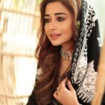 Tina Datta Instagram - It’s the time of kites, the time of Lohri, as winter will be coming to an end soon and the flowers shall soon blossom… Wishing all of you a very Happy Makar Sankranti and Happy Lohri! ❤️ . . . #makarsakranti #festivalsofindia #instagood #instadaily #fashion #style #lookbook #TinaKaStyle #tinadatta