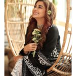Tina Datta Instagram - It’s the time of kites, the time of Lohri, as winter will be coming to an end soon and the flowers shall soon blossom… Wishing all of you a very Happy Makar Sankranti and Happy Lohri! ❤️ . . . #makarsakranti #festivalsofindia #instagood #instadaily #fashion #style #lookbook #TinaKaStyle #tinadatta