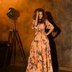 Tina Datta Instagram - A little orange, a little hues 🧡 it’s the weekend, so there can’t be any blues🥳 It’s fun playing the enchanting game of lights and shadows, where darkness embraces illumination, where every moment unveils a captivating dance of contrasts, casting a spell of intrigue and mystique✨ . . #lookbook #fashion #style #instadaily #instagood #TinaKaStyle #tinadatta