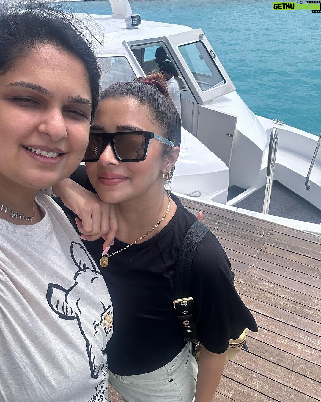 Tina Datta Instagram - Dearest bestie , People come n go but you me numero uno, my constant, my confidante, my soul sister, my partner in crime , my deepest darkest secret keeper… thank you for being you.. it’s truly a blessing to have you in my life. Sometimes i wonder how did i get so lucky to even meet u?? Mere aanson dekhke jo khud roh padhti hain, mujhe khush dekhkar jo sabse zyaada khush hoti hain.. You’ve no idea what you mean to me annii.. love u my bun @aneri_desai23 .. Noone like you.. ♥️♥️ God bless you and protect you… 🧿🧿 happy bday bubs 🧿♥️♥️ India